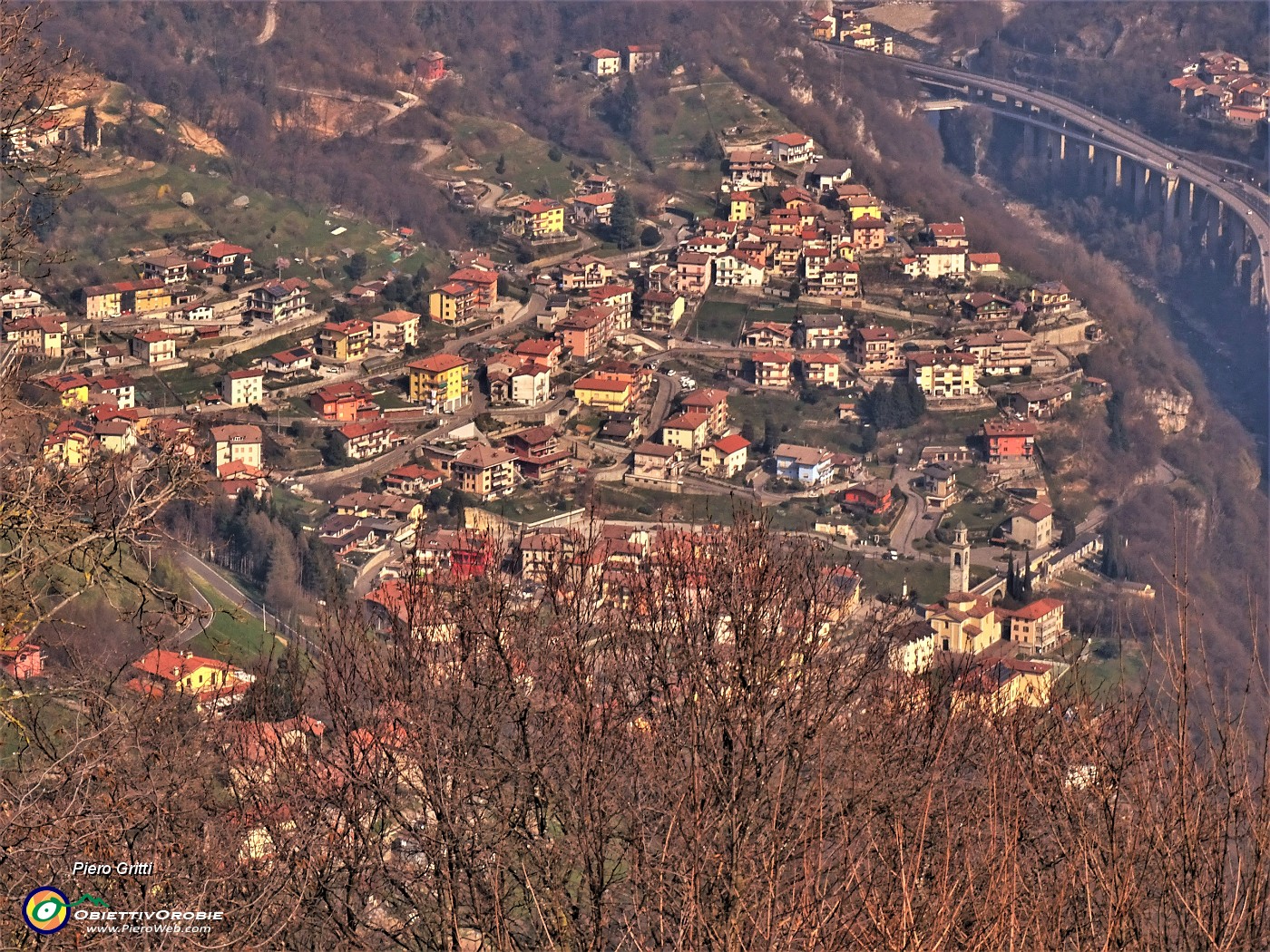 60 Dall'Ubione zoom su Ubiale.JPG